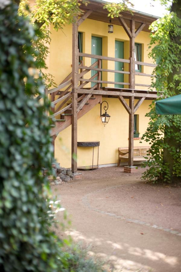 Gasthaus Und Pension "Zum Hauenden Schwein" Woerlitz Ngoại thất bức ảnh