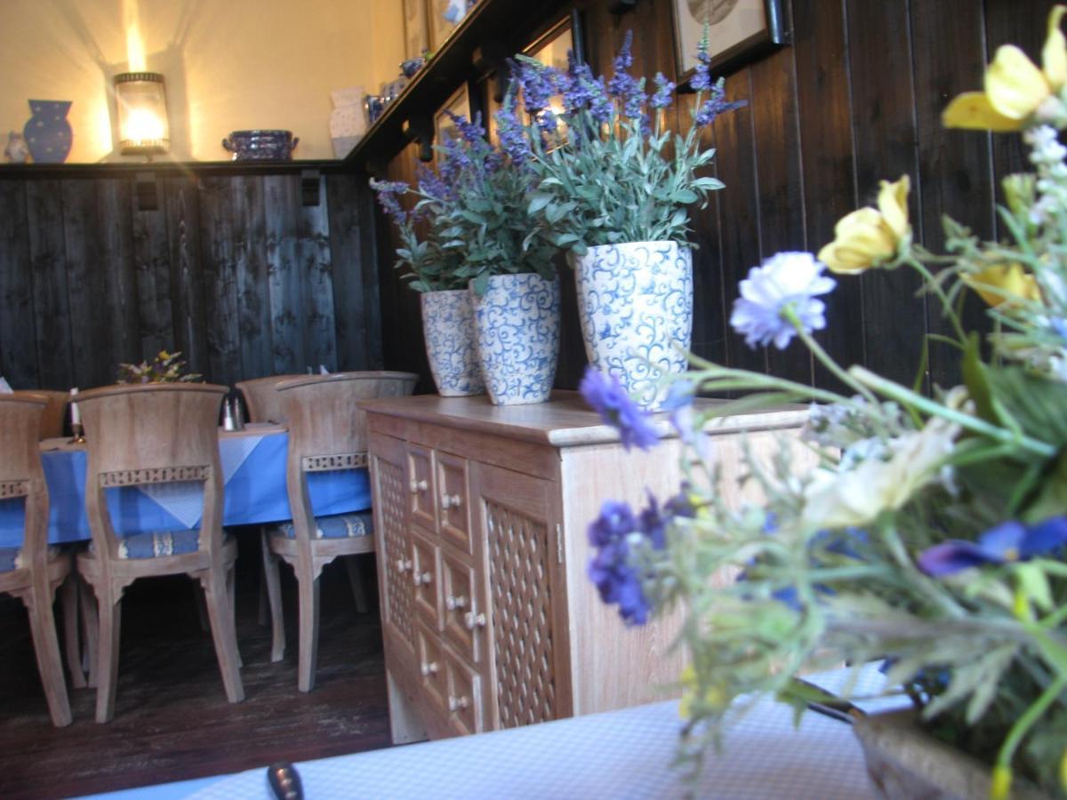 Gasthaus Und Pension "Zum Hauenden Schwein" Woerlitz Ngoại thất bức ảnh